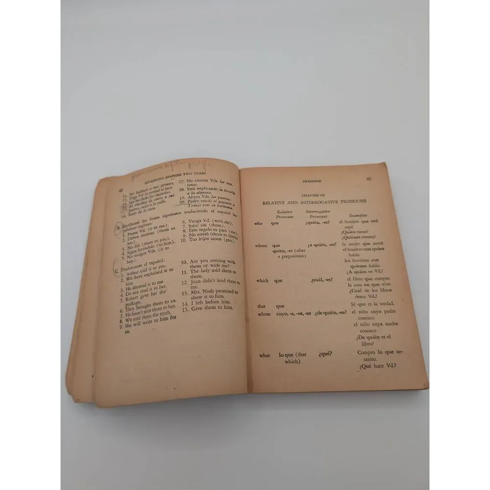Reviewing Spanish: Two Years (An Amsco School Publication) by Robert Nass Vintag